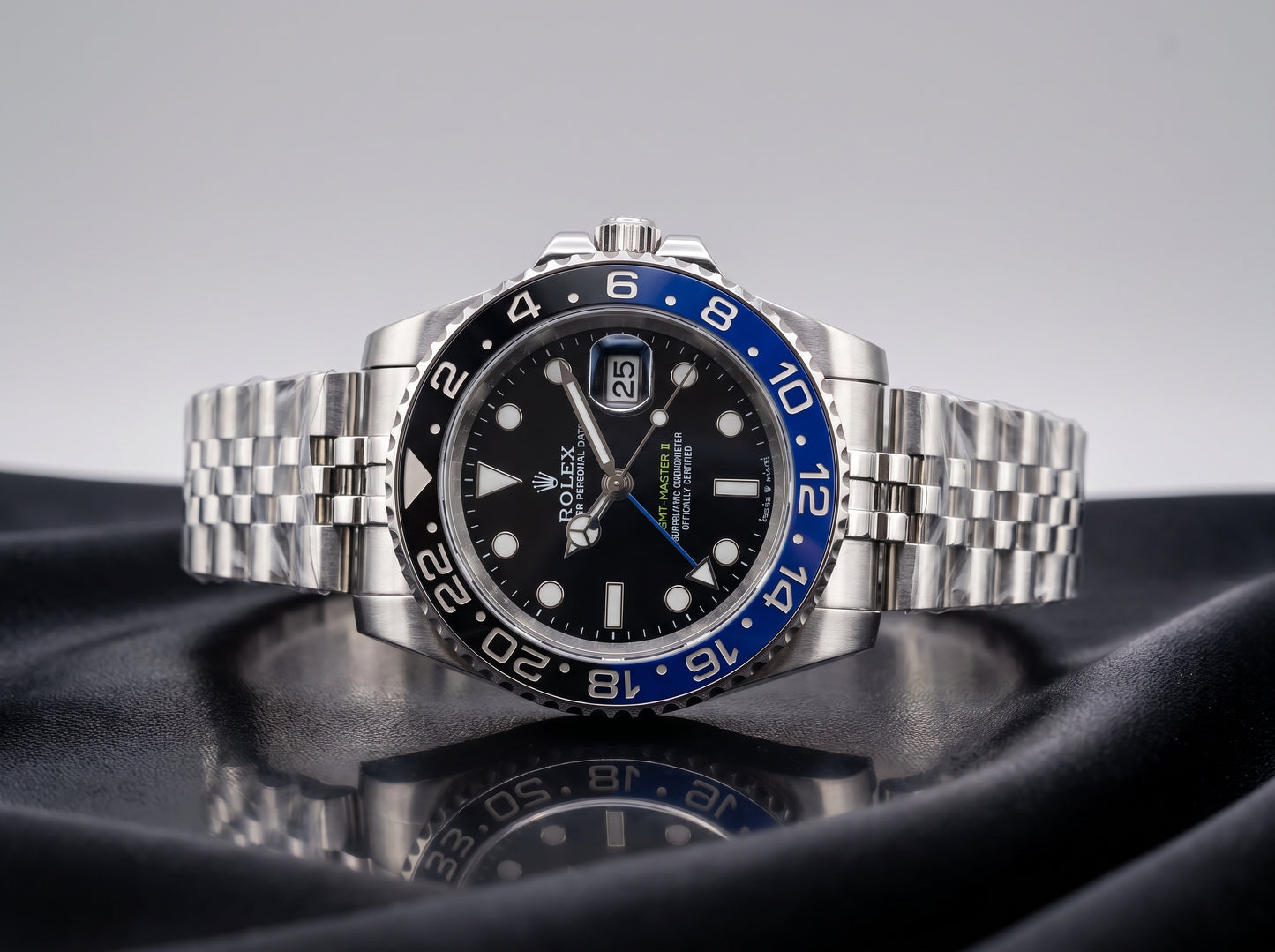 Luxury GMT Style Stainless Steel Watch – Black & Blue Bezel Edition