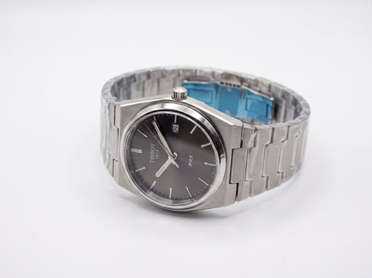 Swiss Made Men's Watch with Stainless Steel Bracelet & Date Window