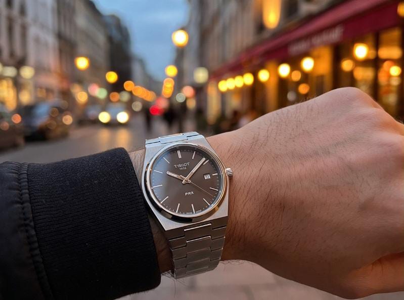 Swiss Made Men's Watch with Stainless Steel Bracelet & Date Window